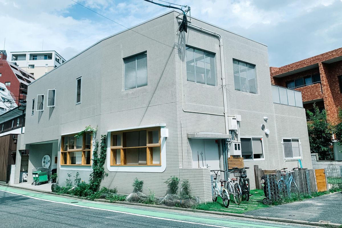 ファサードと看板