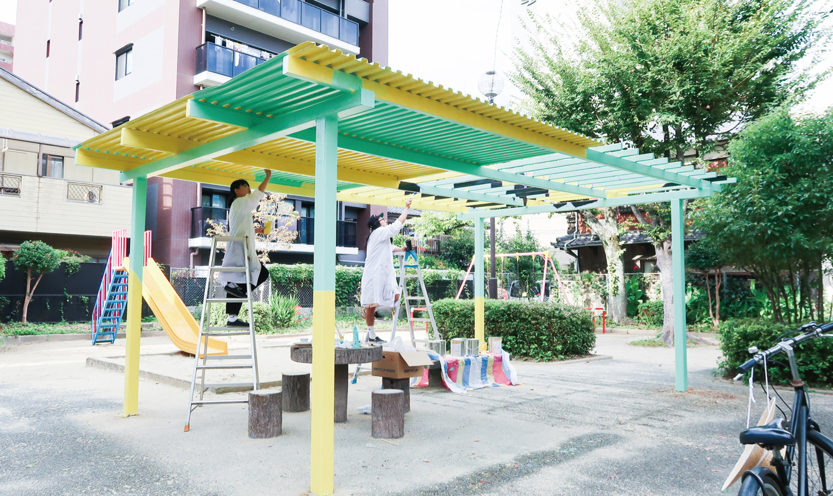 遊具の塗り替え